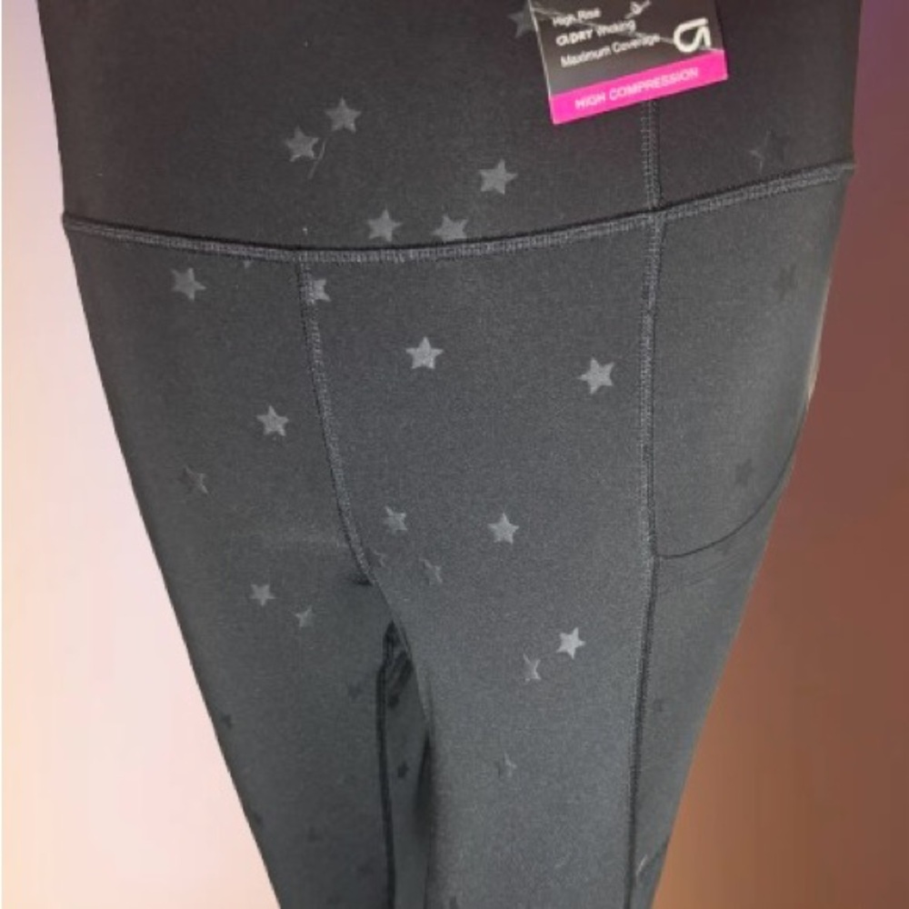 RARE Gap Compression Yoga Pants NWT